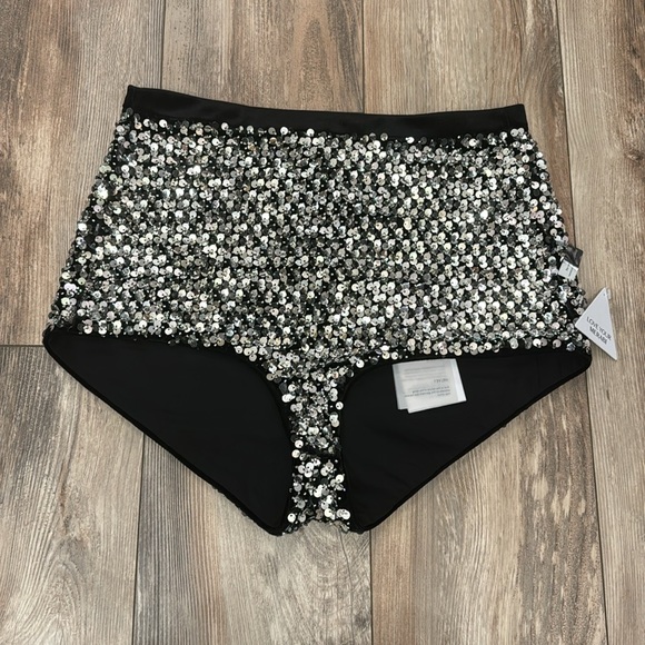 NWT NADINE MERABI PAIGE SILVER HOTPANTS - Picture 4 of 8